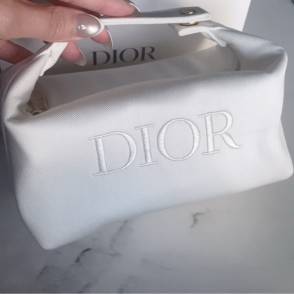New! Dior White Cosmetic Bag - Picture 2 of 7